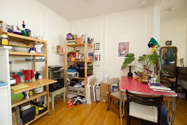 Foto del edificio - 1211 W Elmdale Ave