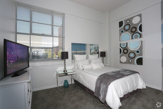 Interior Photo - 520 Park Avenue