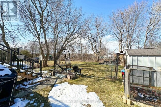 Building Photo - 230 Annis St