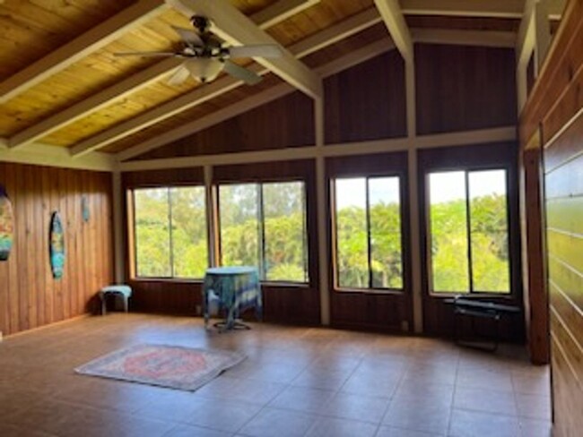 Building Photo - 540
