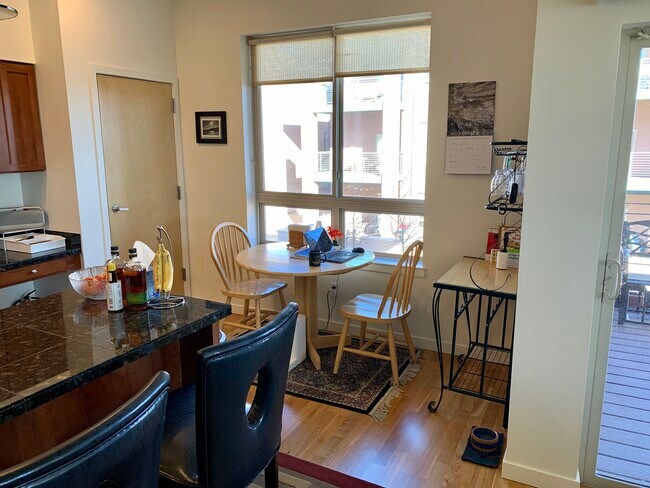 Kitchen nook - 1053 W Century Dr