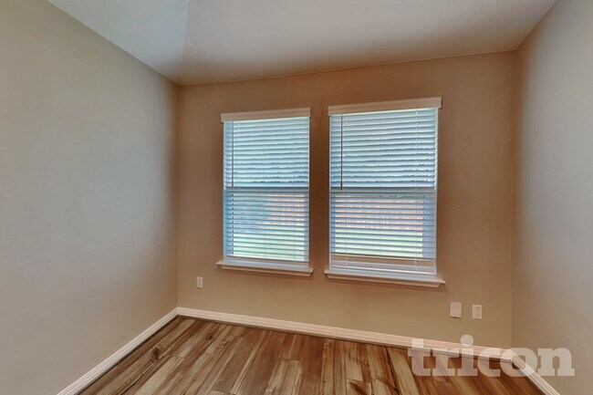 Foto del edificio - 13531 Emerson Wy