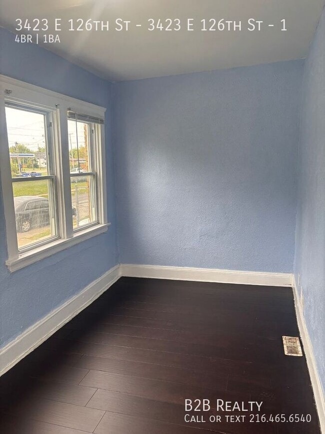 Foto del edificio - 3423 E 126th St