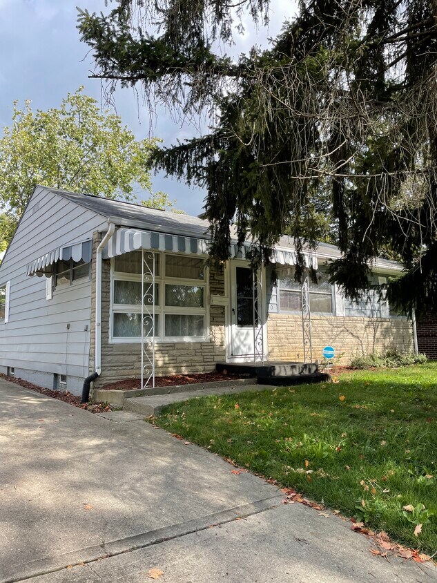 Primary Photo - 2870 Brownlee Ave