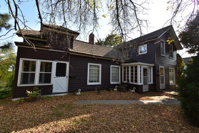 Foto del edificio - 321 W Columbia St