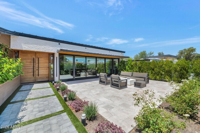 Building Photo - 5812 N 44th Pl