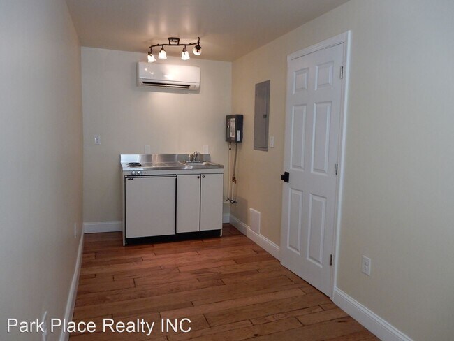 Building Photo - 1 br, 1 bath House - 423 7th Street SW #3