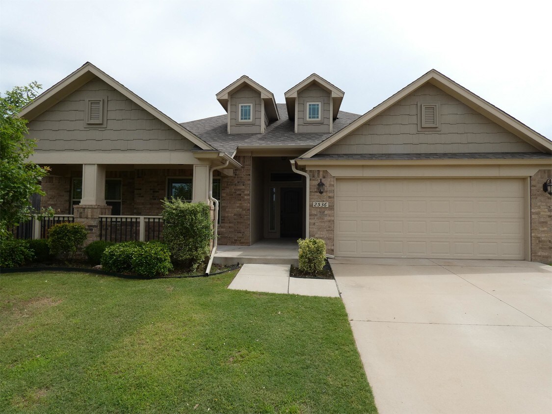 Foto principal - 2536 NW 180th St