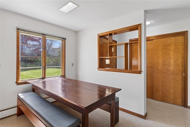 Building Photo - 11 Forest Ln