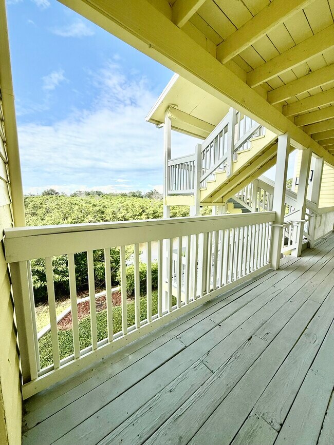 Building Photo - 455 Alt 19