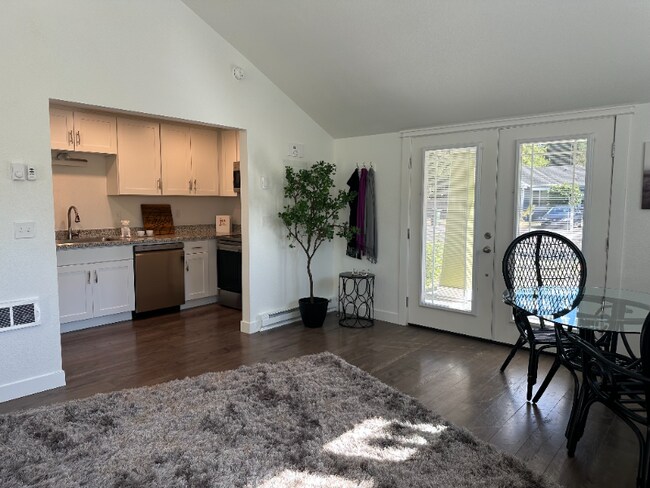 Foto del edificio - 4502 15th Ave SE