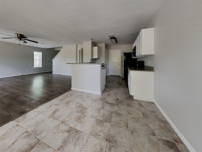 Foto del edificio - 16430 Tracy Ct