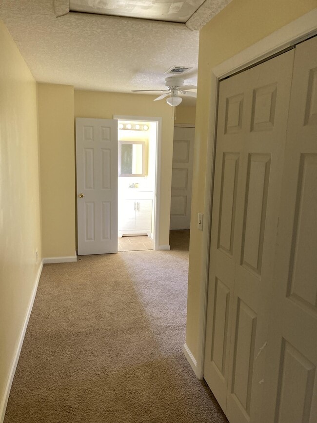Building Photo - 943 Evans Wy