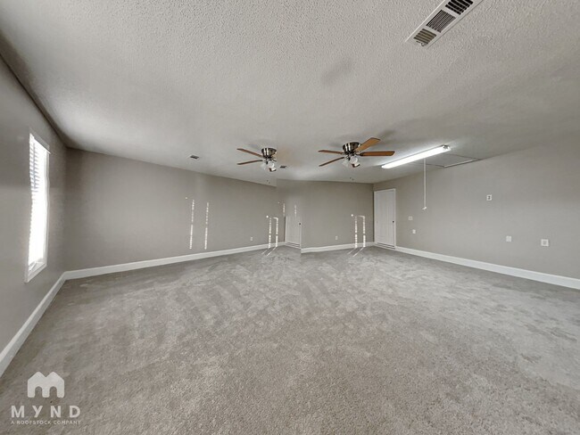Building Photo - 3000 Tudor Dr