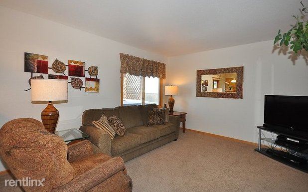 Foto del edificio - 622 Cornerstone Dr
