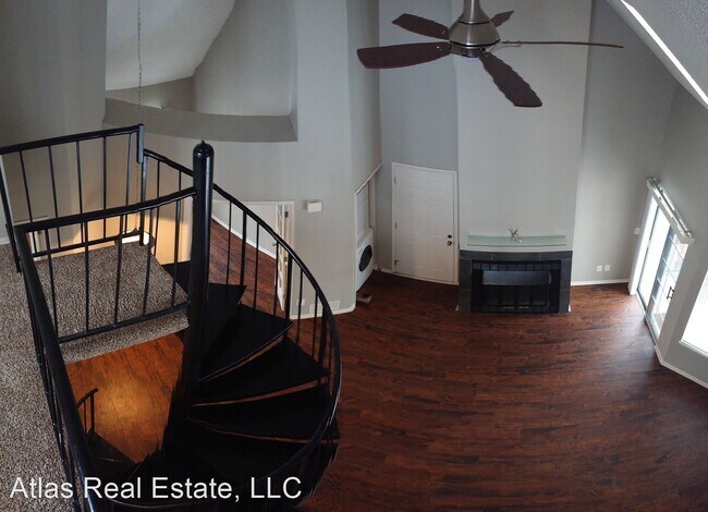 Building Photo - 13823 E Lehigh Ave