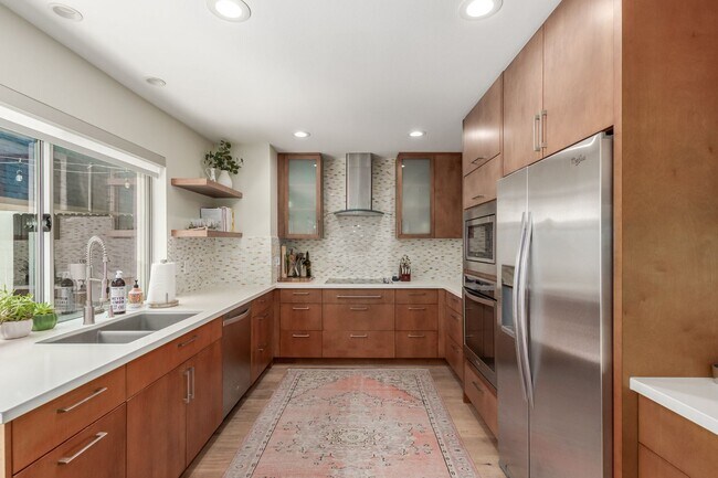 Foto del edificio - 3160 E Hazelwood St