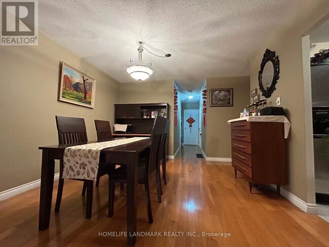 Photo du bâtiment - 336 Hollyberry Trail