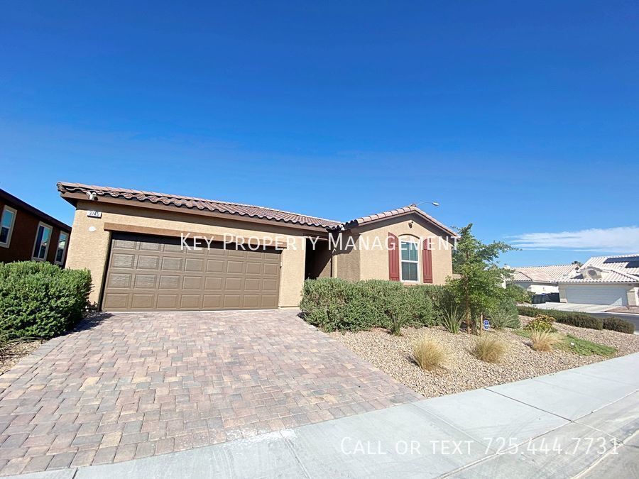 Primary Photo - BEAUTIFUL 3 BED 2 BATH SINGLE STORY HOME I...