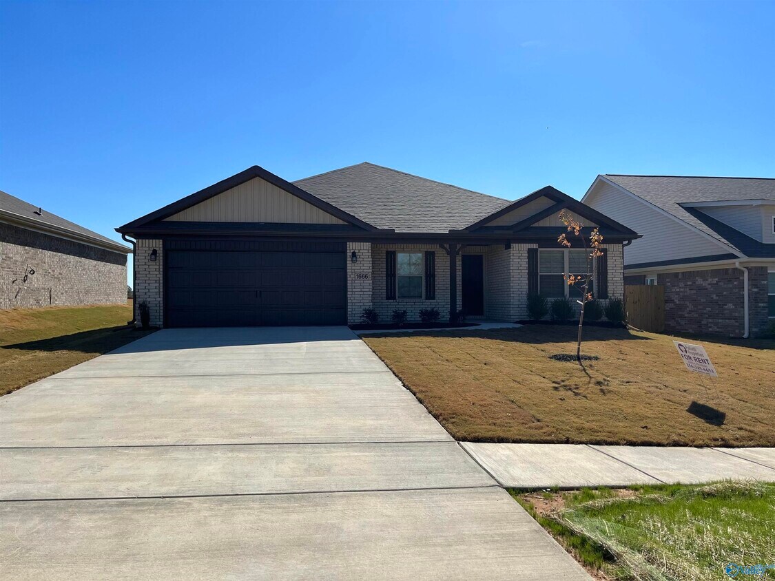 Foto principal - 1666 Opp Reynolds Rd