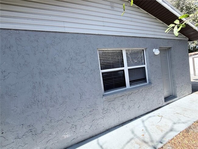 Foto del edificio - 2240 Jungle St