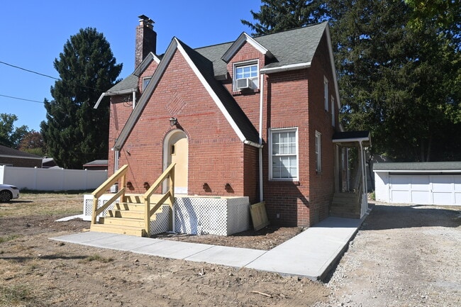 Building Photo - 1022 Brittain Rd Building Photo - 1022 Brittain Rd