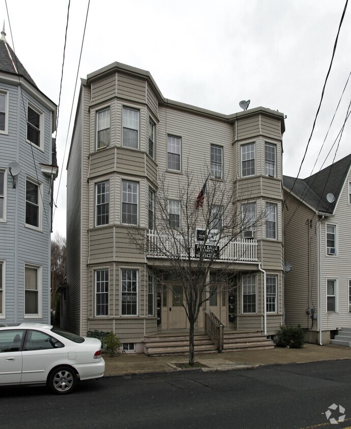 Foto principal - 705-707 S Main St