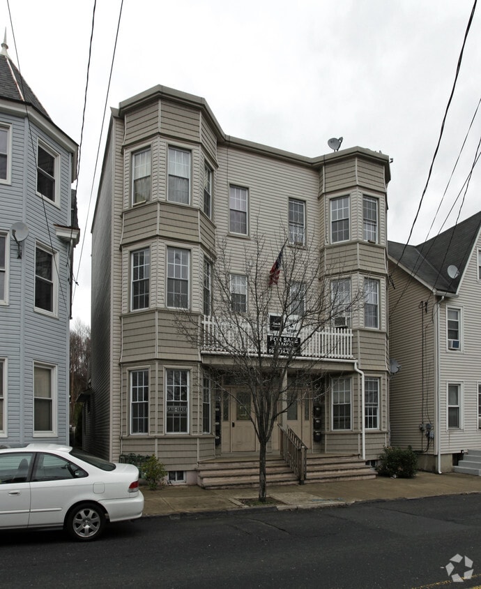 Primary Photo - 705-707 S Main St