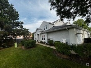 Building Photo - 112 S Barton Trail
