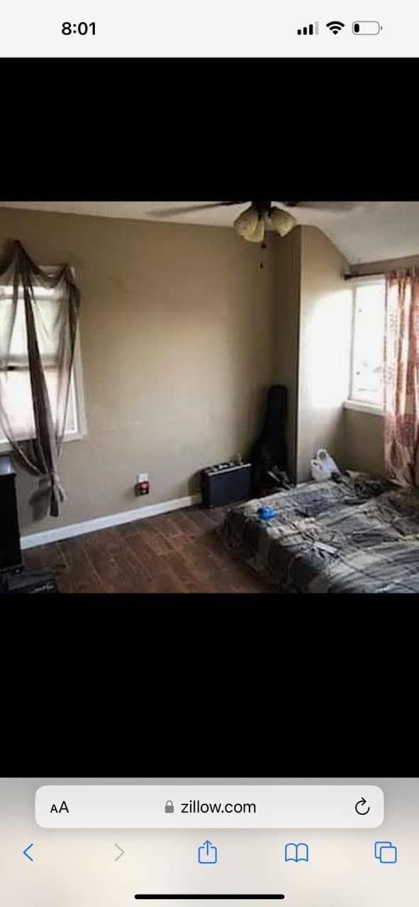 Foto del edificio - 1054 E Salt Lake St