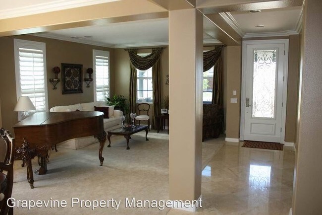 Foto del edificio - 45070 Vine Cliff St