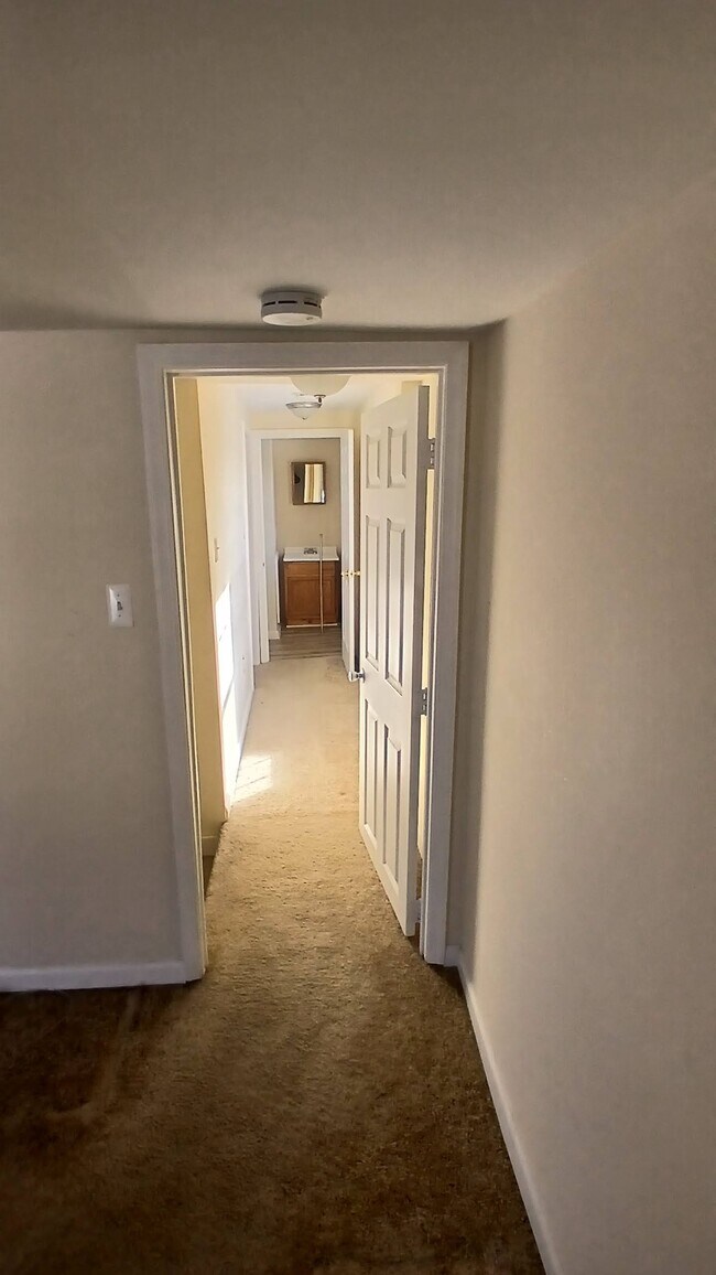 Foto del edificio - 271 W Main St