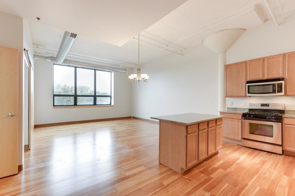 Foto principal - 1701 NE Madison St
