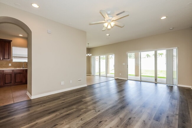 Building Photo - 10644 Shady Preserve Dr