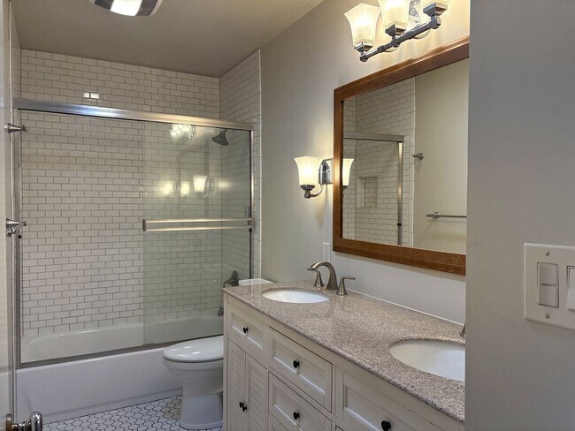 Foto del edificio - Beautiful 3BD/2BA Santa Clara Home with Hardwood Floors, Central AC & Private Backyard