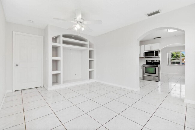 Building Photo - 1462 7th St
