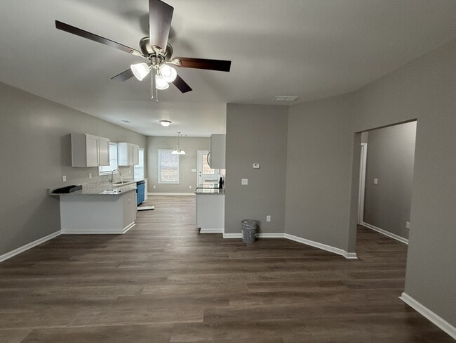 Foto del edificio - 151 Charlotte Cir