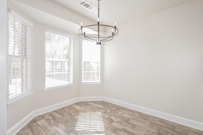 Building Photo - 1080 Cross Wood Ln