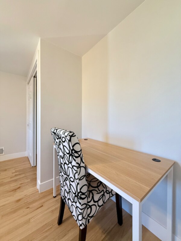 Foto del edificio - 9989 Dodge Dr