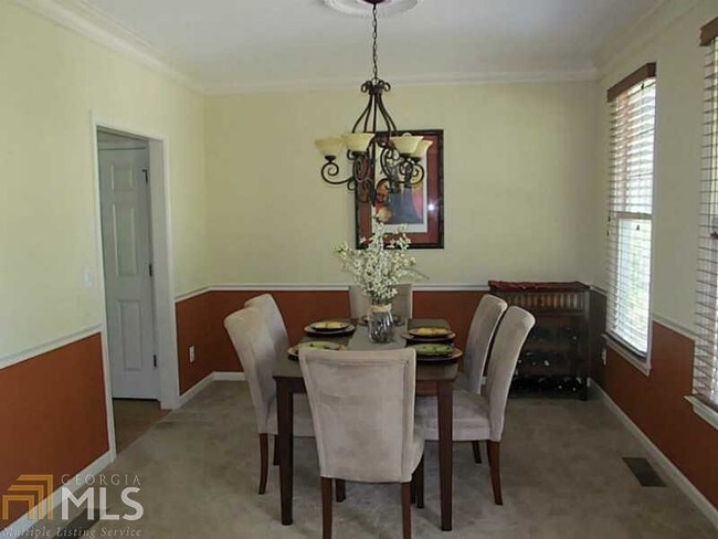 Building Photo - 6274 Royal Crest Pl