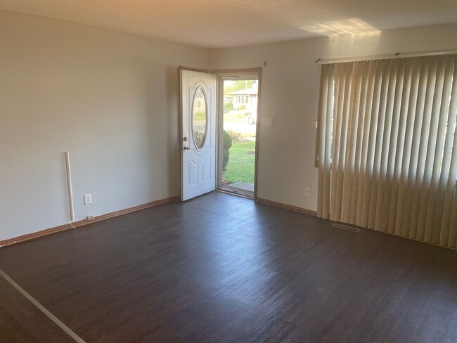 Building Photo - Charming Home on Gary West Side with Garage