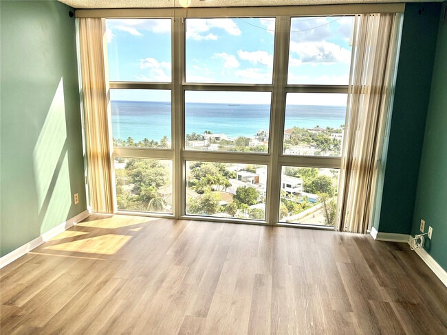 Foto del edificio - 2701 N Ocean Blvd