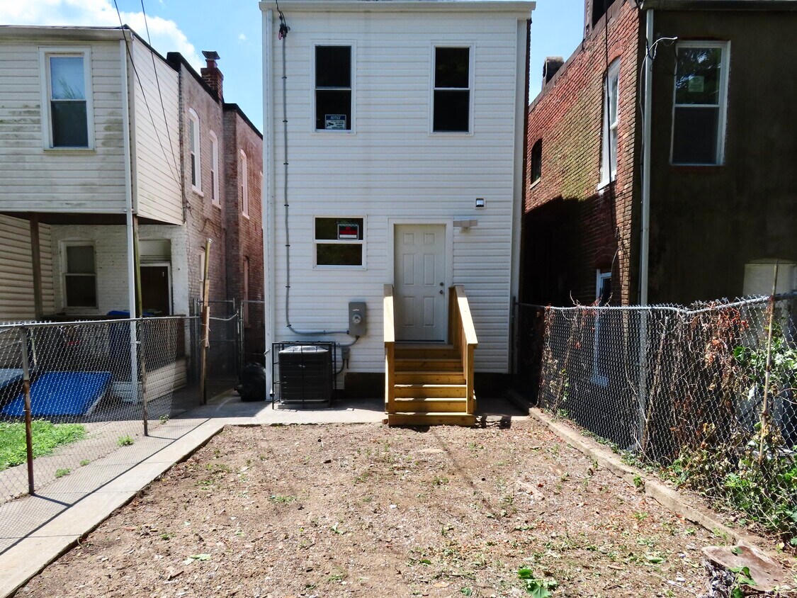 Building Photo - 3924 Edmondson Ave