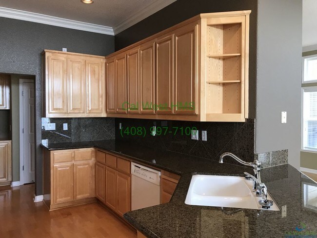 Building Photo - 112 Fox Sparrow Ln