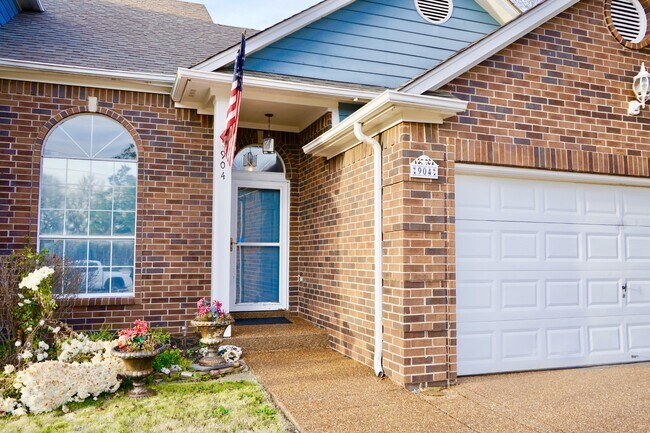 Building Photo - 904 Blackjack Ct