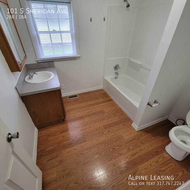 Building Photo - Irvington Area! Nice House! Nice Price!