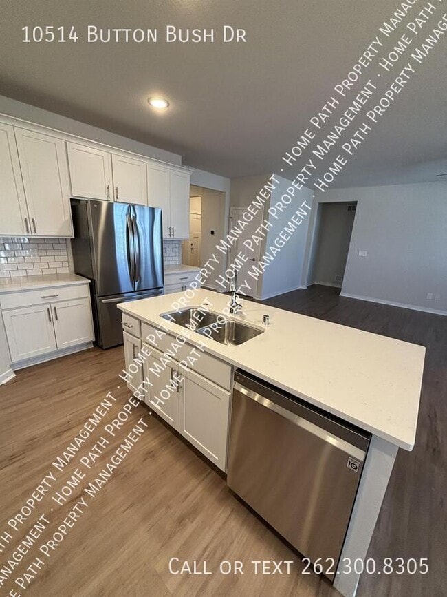 Building Photo - 10514 Button Bush Dr