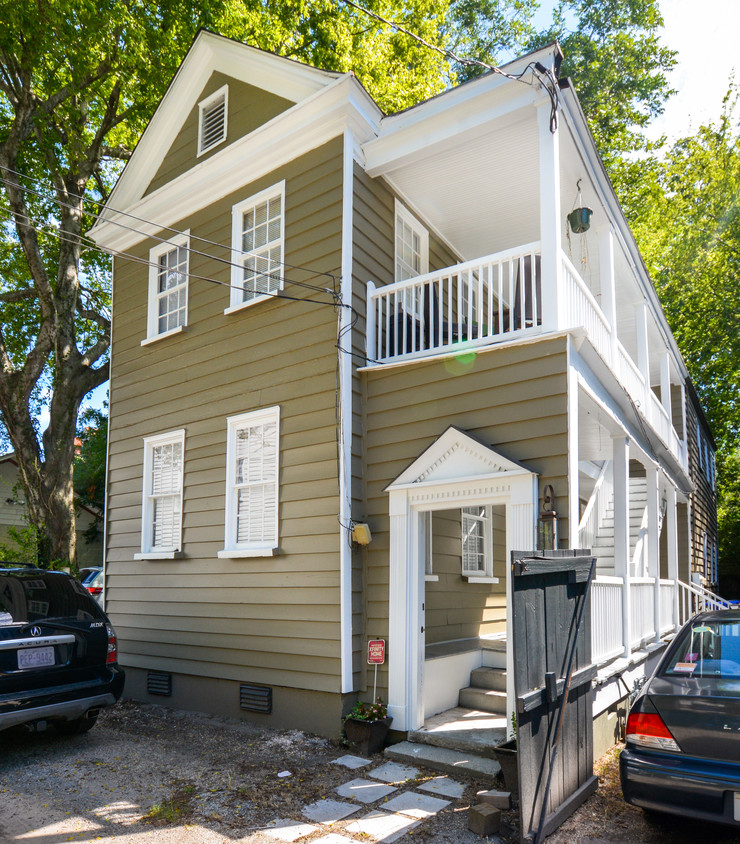 Primary Photo - Downtown Charleston Duplex!