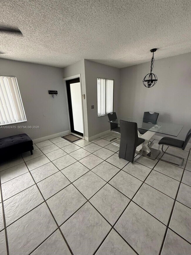 Building Photo - 9116 NW 35th Pl
