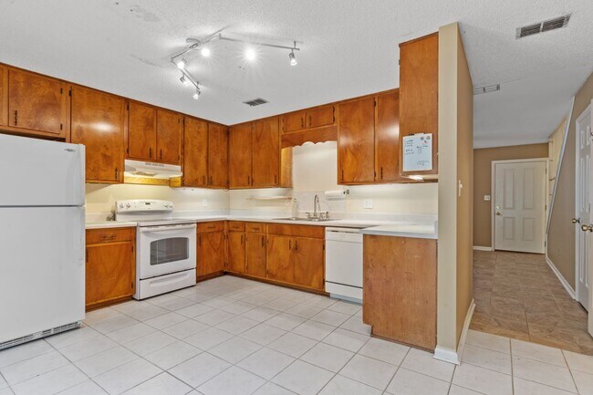 Foto del edificio - 2372 Gregory Dr